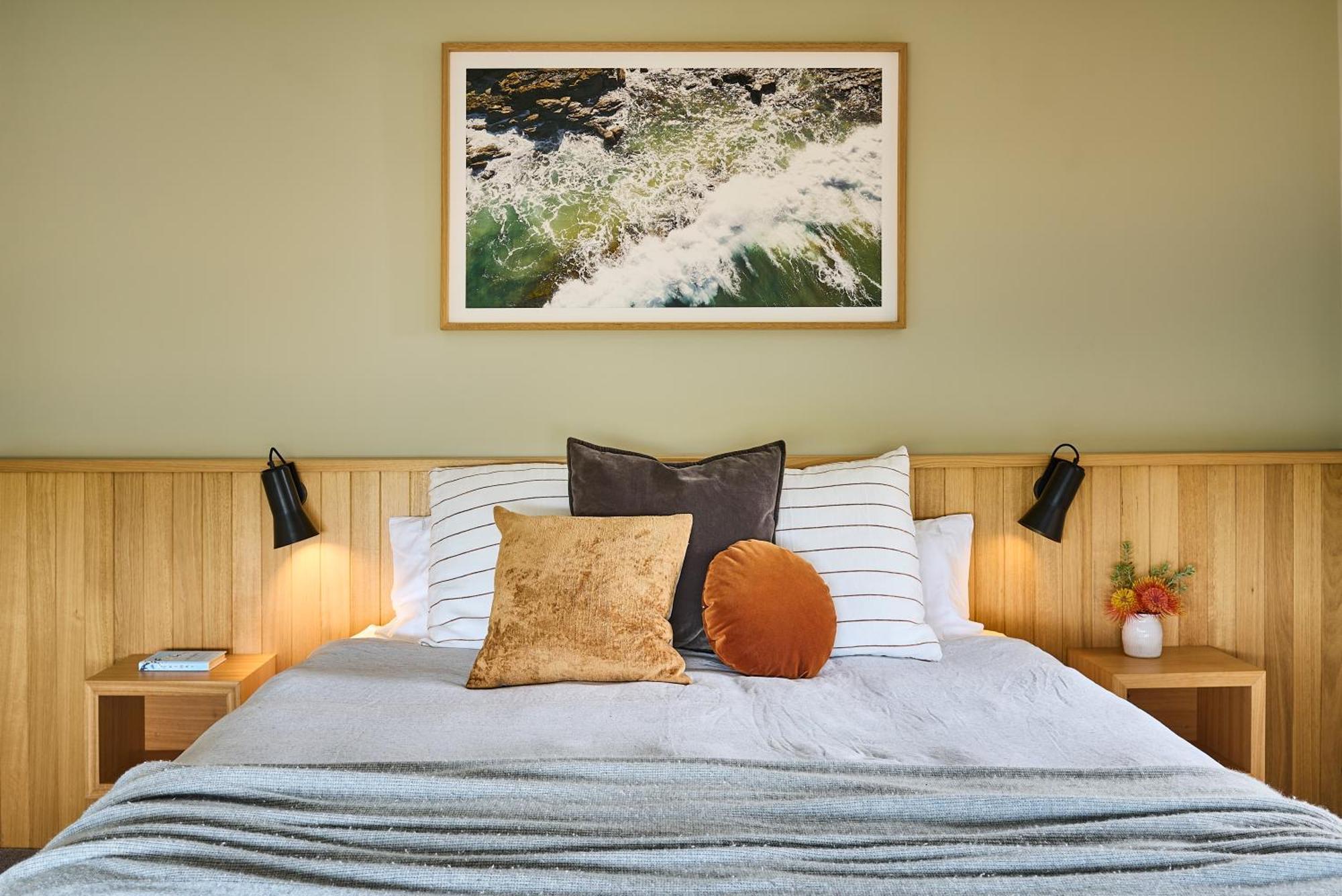 Lon Retreat Hotel พอยท์ ลอนส์เดล ภายนอก รูปภาพ